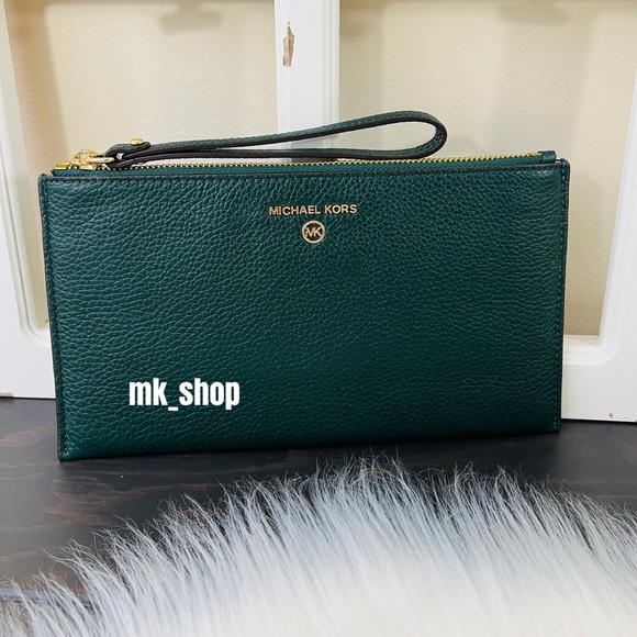 Michael Kors Jet Set Charm Large Zip Clutch Wristlet - Picture 2 of 10